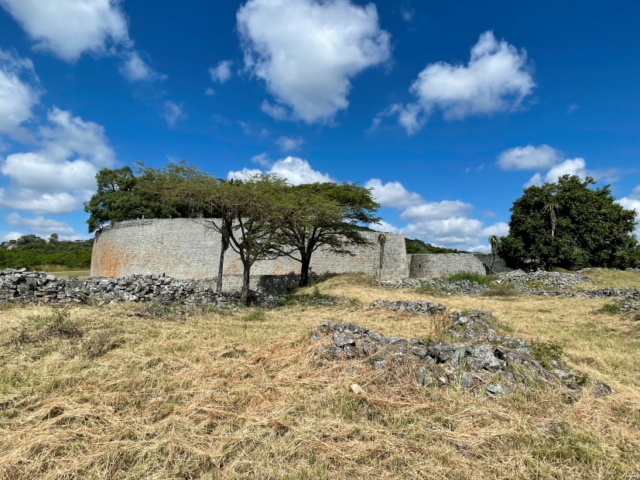 Imposante Aussenmauer